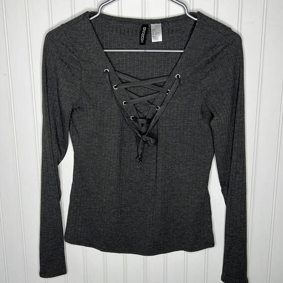 Ribbed Long Sleeve V Neck Top Size Small - Picture 1 of 6